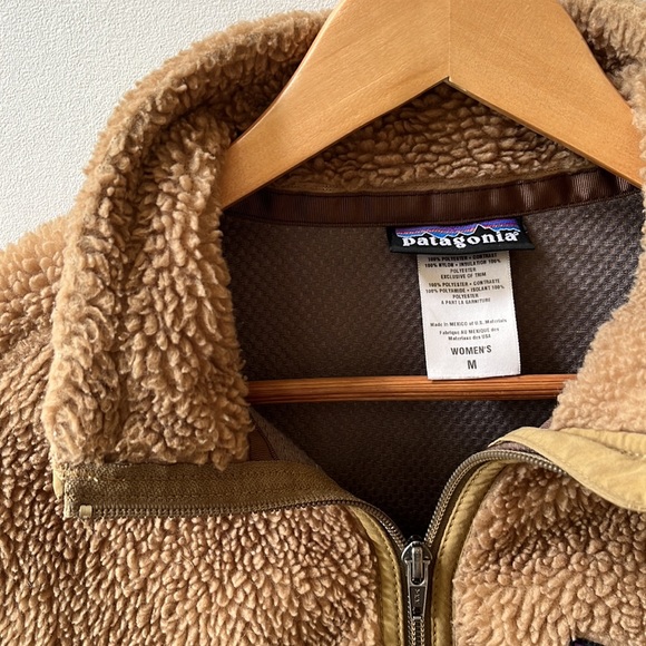 Patagonia women’s fleece jacket. Windproof, Jacket is in good condition. - Picture 2 of 4